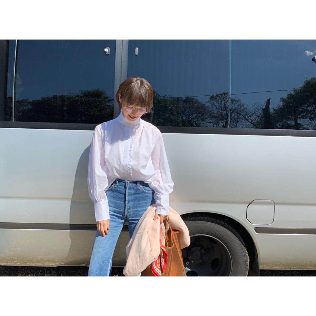 佐々木希さんのインスタグラム写真 - (佐々木希Instagram)「本日の #のぞみの私服 🌸  shirt#iNtimite jacket#Cabana denim#REDONE bag#FRAYID scarf#HERMES Glasses#YUICHITOYAMA.」3月8日 16時45分 - nozomisasaki_official