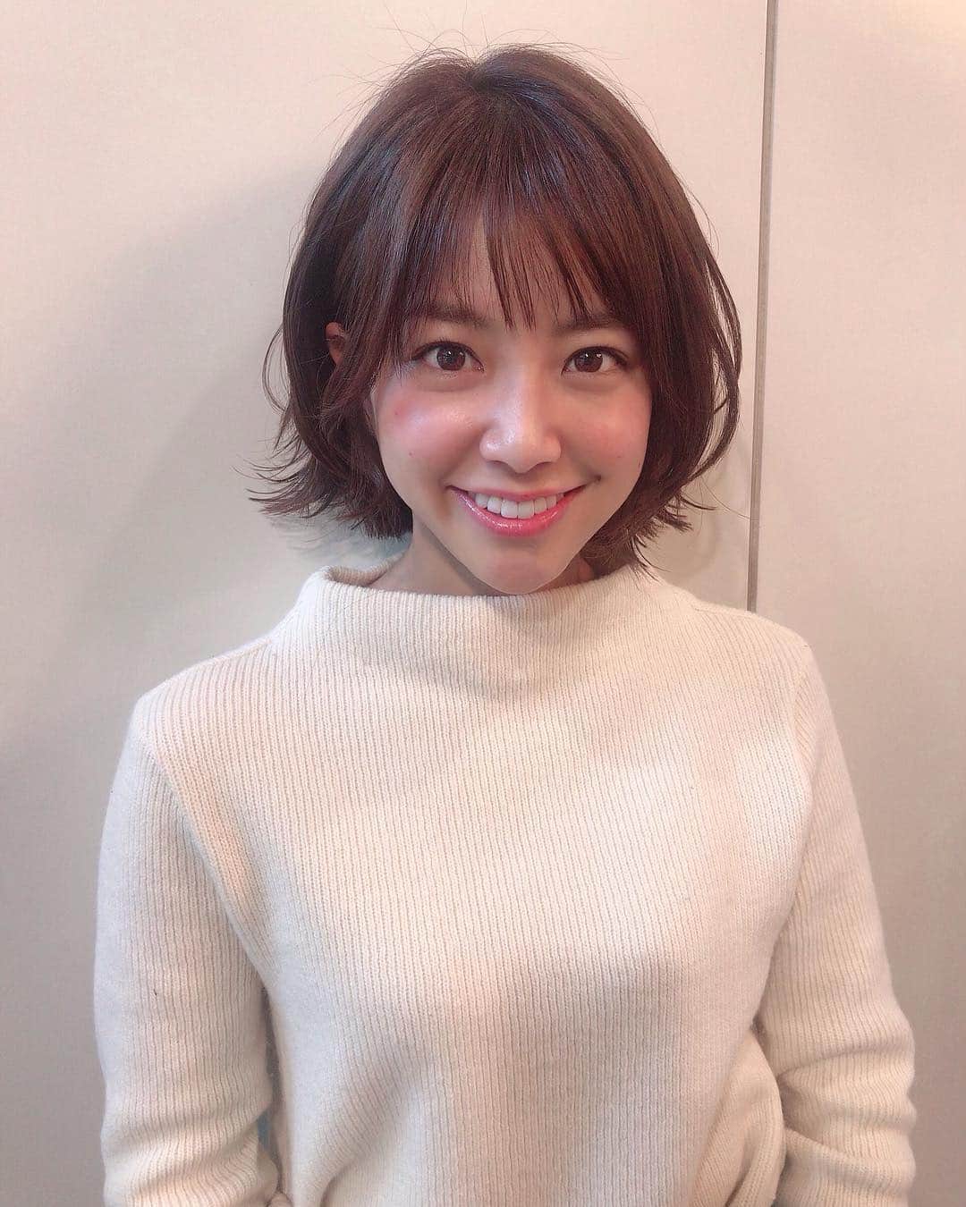 のインスタグラム：「✂︎ 今週もoha4をご覧いただきありがとうございました！！ 打ち合わせ後に美容院へ💇‍♀️ @xxmido_txx 毎月ありがとうございます❣️ . . 明日のJリーグタイムは21時から⚽️ 6試合をたっぷりお伝えします！ #ktwo#hairstyle #oha4#jリーグタイム」