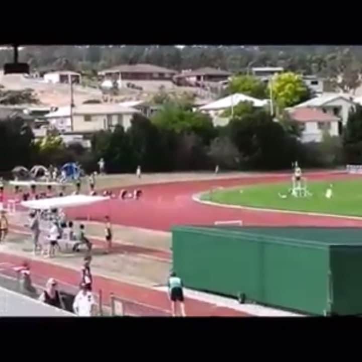ジャック・ヘイルのインスタグラム：「Good luck to everyone competing at the little athletics Tasmania state championships over the weekend! HAVE FUN!  A bit of of a throwback to 6 years ago when I took out my first state title as a 15 year old in 11.8 seconds 😍」