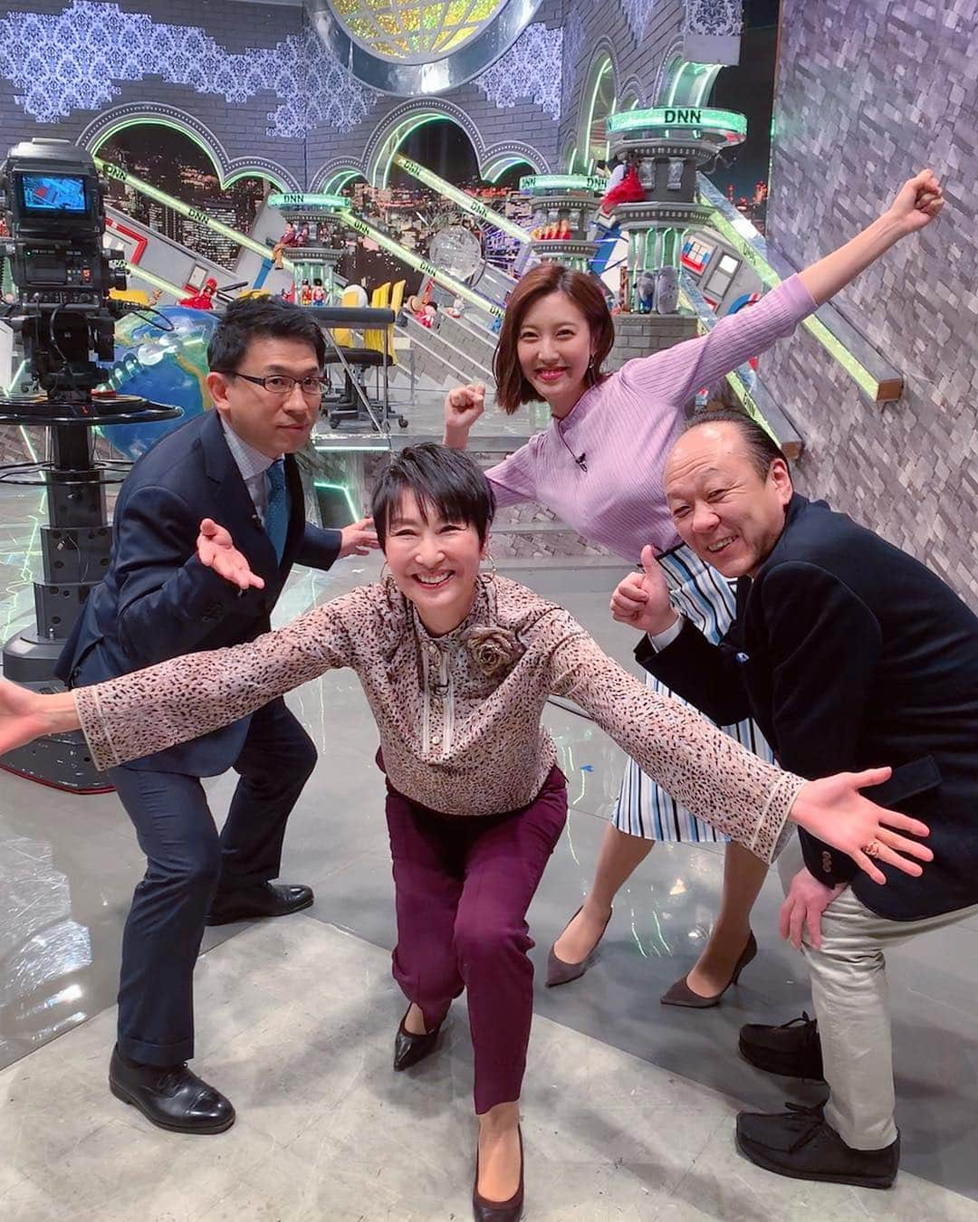 小澤陽子さんのインスタグラム写真 - (小澤陽子Instagram)「at work☻  大好きで、愉快な仲間たち🥰 こんな大人たちになりたい🌼  写真のテーマは『立体感』📷。(笑)  #ソフトとハード #尊敬 #金曜23時 は #全力脱力タイムズ #DNN」3月8日 19時14分 - yoko.ozawa729