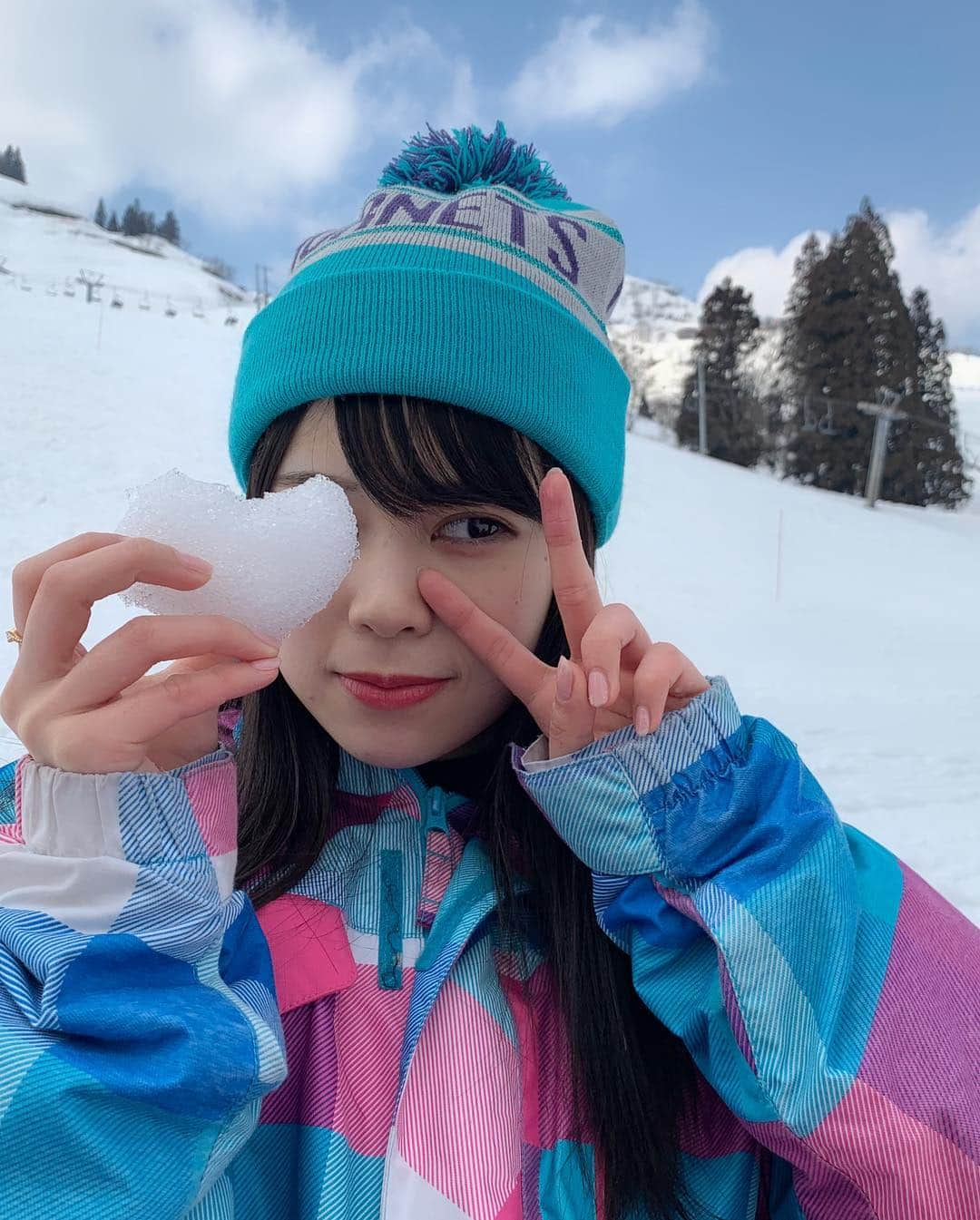 吉川七瀬さんのインスタグラム写真 - (吉川七瀬Instagram)「この前お友達とスノボー行ってきました🏂❄️ めっちゃ楽しいーー！ 天気もよかったし最高でした〜！ . #スノボー #🏂」3月8日 20時05分 - yoshikawa_nanase