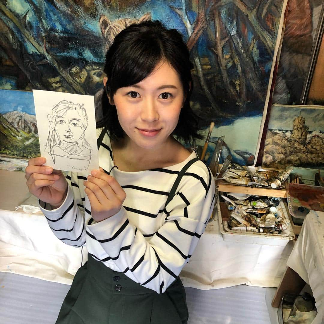 加藤愛さんのインスタグラム写真 - (加藤愛Instagram)「. 大徳地区を街ブラしました☺︎ 絵を描くのが趣味だという方に出会い、 なんと似顔絵をかいてもらいました！ ありがとうございます✨ 家に飾ります✨ #石川さんプライムニュース #画家#イラスト#木彫り#彫刻 #石川テレビ#アナウンサー#加藤愛 明日は花粉が大量飛散の予感、、 花粉症の方は対策をなさってくださいね！ 皆さん、素敵な週末をお過ごしください💐」3月8日 20時37分 - kitkatoai