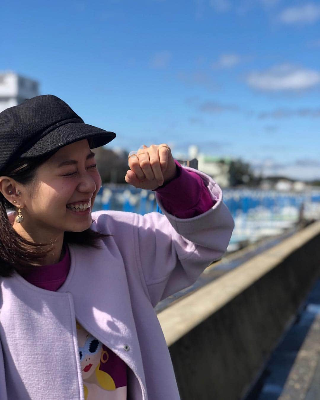 天野麻菜さんのインスタグラム写真 - (天野麻菜Instagram)「iPhoneのポートレートはほんとに綺麗に写真撮れる🤳 写真は撮られるのも楽しいし、撮るのも楽しい📷🍎 #写真 #静岡 #撮影 #オフショット #撮ってもらった #iPhone #ポートレート #機能 #綺麗 #背景 #ぼける #いい写真 #風 #笑顔 #笑うと目がなくなる #まぶしい #日差し」3月8日 20時56分 - akaringo_mana