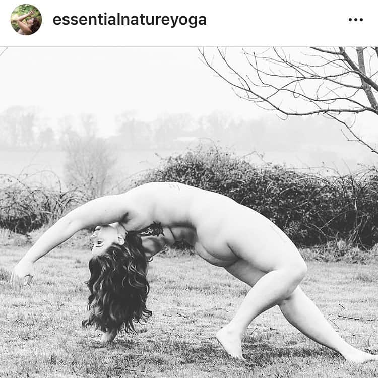 レナ・ヘディのインスタグラム：「Here’s my mate @essentialnatureyoga Being fully who is is 👊👊 she’s a yoga teacher who also teaches women’s Health and body positivity.  Pretty good day to celebrate this #internationalwomensday 🤘🏻🤘🏻🤘🏻🤘🏻 And in the words of @rupaulofficial ... IF YOU CANT LOVE YOURSELF HOW IN THE HELL YOU GONNA LOVE SOMEBODY ELSE ... CAN I GET AN AMEN 👊👊👊👊💗 P.S I realize it’s a journey but keep on pushing 💪」