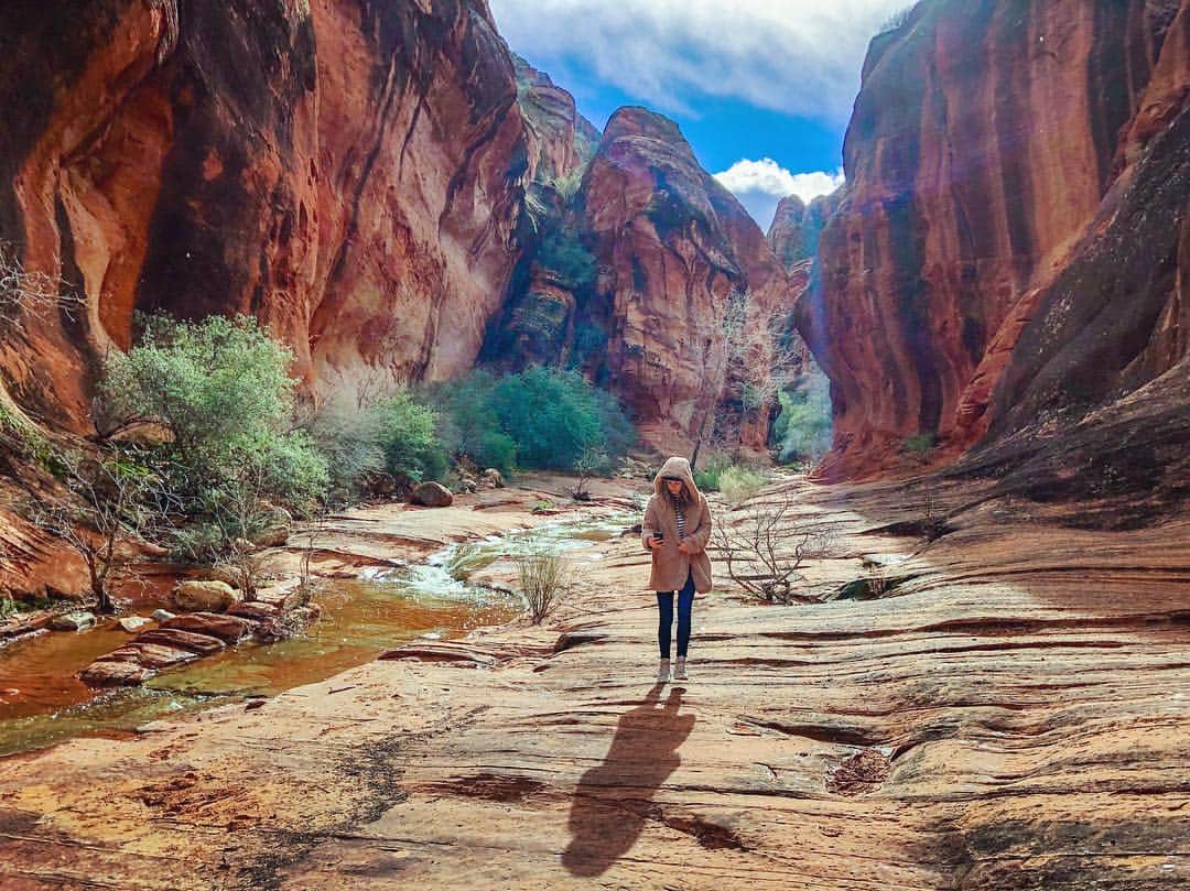 ネイサン・アンダーソンのインスタグラム：「It’s easy to talk about what you believe in. What isn’t easy is backing up those words with action. This one walks the walk. Every day is #womensday. @ajcook #internationalwomensday #badassbabymomma #beaboutit」