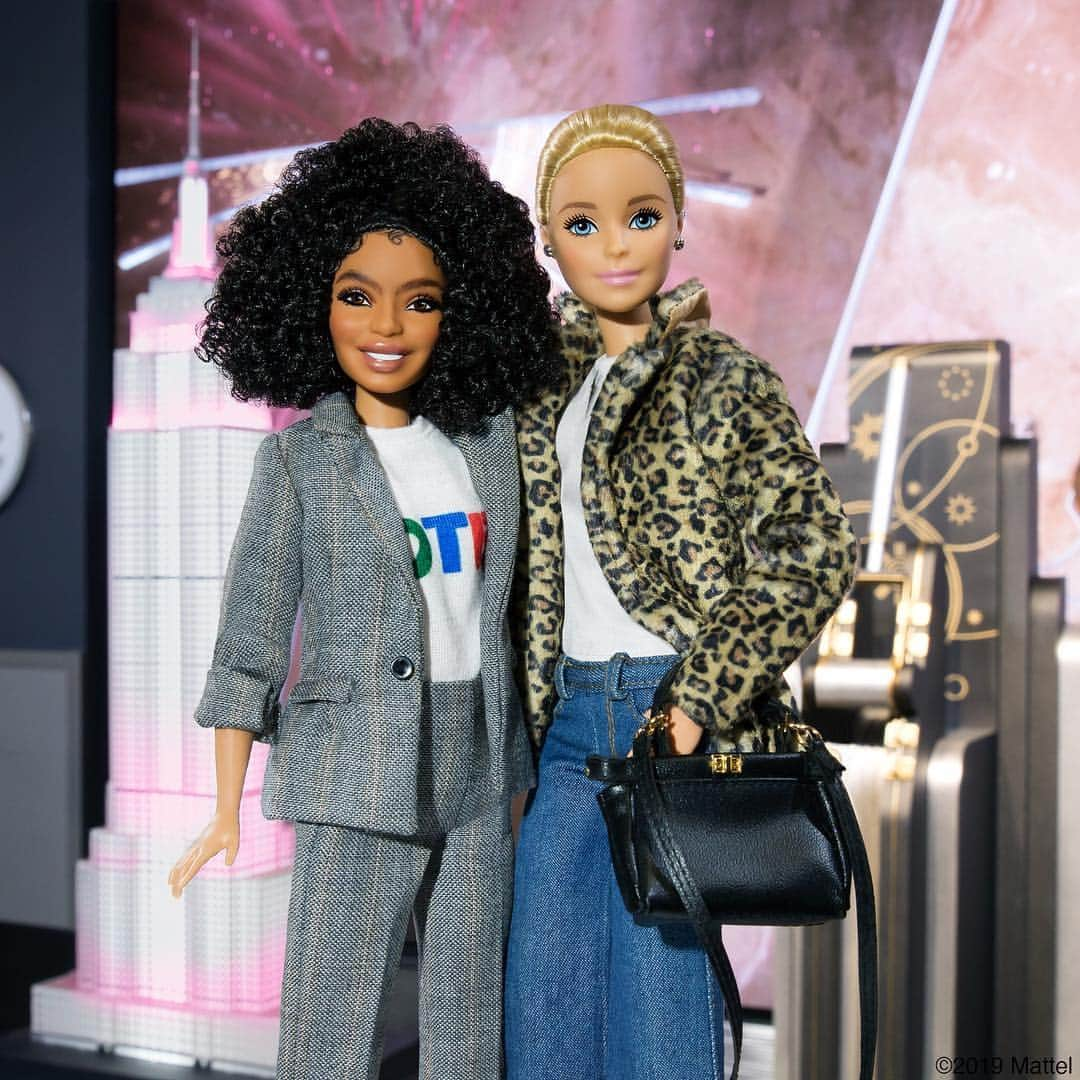 バービーさんのインスタグラム写真 - (バービーInstagram)「Spent this morning with actress, model and activist @YaraShahidi taking in the city from the @empirestatebldg, just wait until you see it tonight! 🏙 #NYC #barbie #barbiestyle⁣」3月9日 6時32分 - barbiestyle