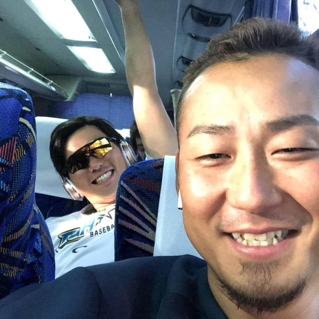 中田翔さんのインスタグラム写真 - (中田翔Instagram)「今日も一日お疲れ様でした^ - ^ #しょう#ごう#りょう」3月9日 17時00分 - shonakata_official