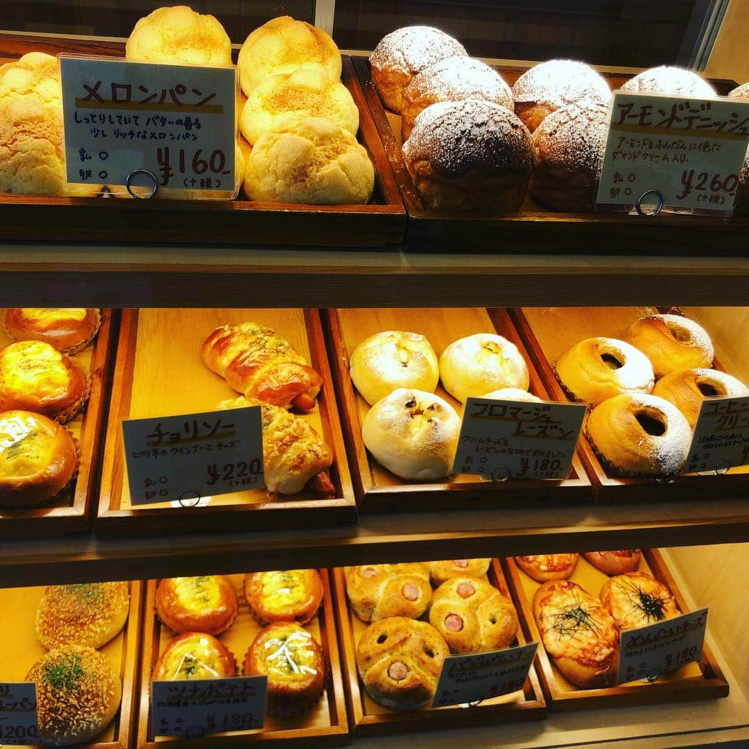 江藤あやさんのインスタグラム写真 - (江藤あやInstagram)「美味しいパン屋さん見っけ！ パンさえあれば、大抵の悲しみは耐えられる。 ・ #金沢文庫 #美味しいパン屋さん #tumugibakery  #パン好きな人と繋がりたい  #遠すぎるけど」3月9日 8時32分 - ayayakko19