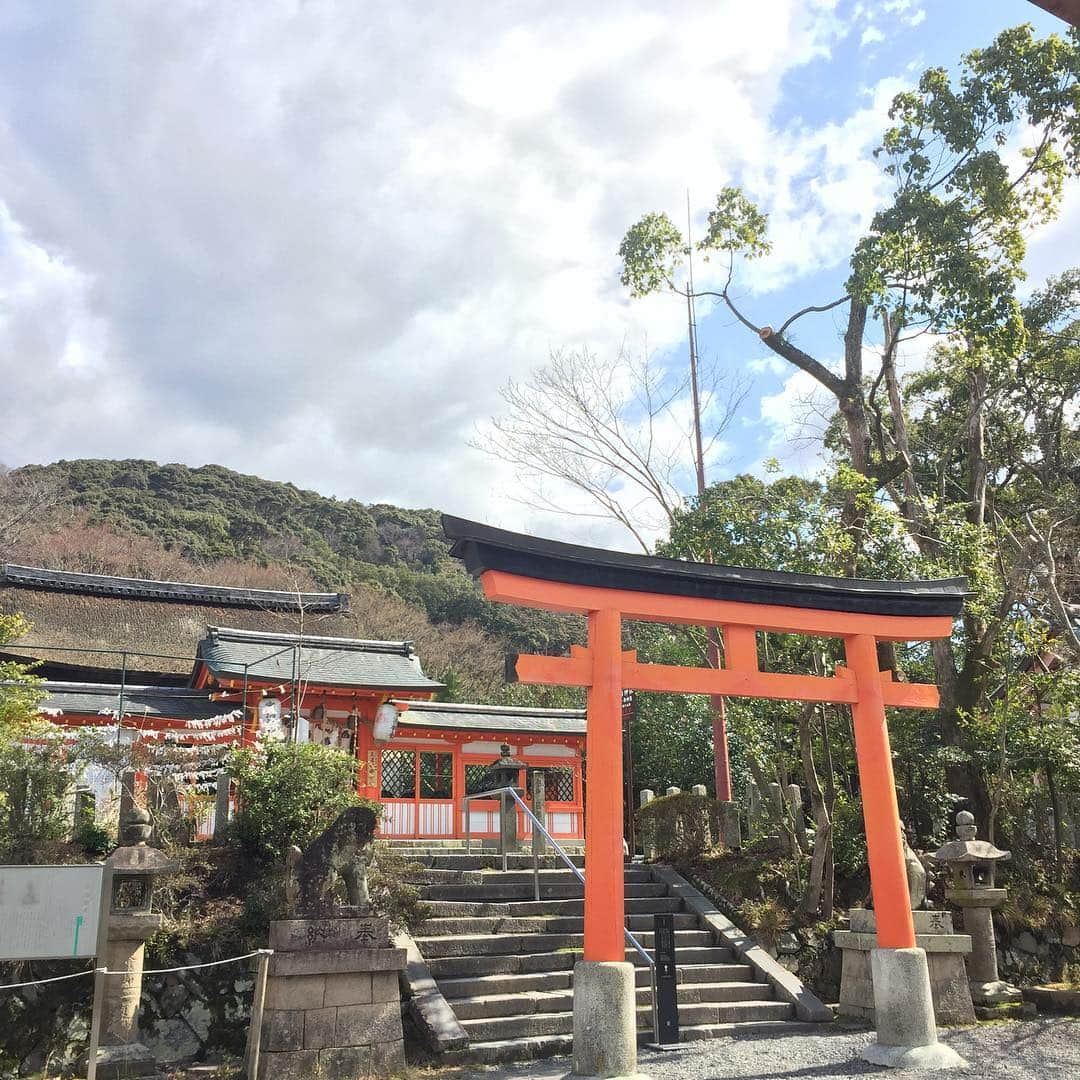 坂東亀三郎さんのインスタグラム写真 - (坂東亀三郎Instagram)「宇治の宇治上神社・宇治神社へ。 少し風が強く寒かったけど、プチ遠出に知らない土地での刺激、リフレッシュ出来た。  #御朱印 #御朱印帳 #彦印帳 #宇治上神社 #宇治神社 #歌舞伎 #音羽屋 #歌舞伎役者 #彦三郎 #坂東彦三郎 #九代目 #歌舞伎部 #otowayabando #彦さんぽ コメントはお気軽に📝」3月9日 9時17分 - otowayabando