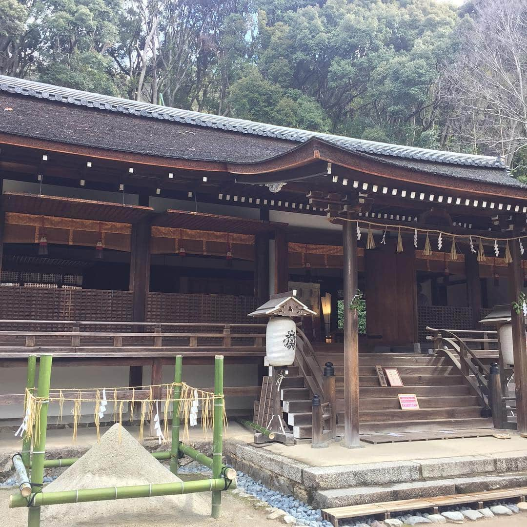 坂東亀三郎さんのインスタグラム写真 - (坂東亀三郎Instagram)「宇治の宇治上神社・宇治神社へ。 少し風が強く寒かったけど、プチ遠出に知らない土地での刺激、リフレッシュ出来た。  #御朱印 #御朱印帳 #彦印帳 #宇治上神社 #宇治神社 #歌舞伎 #音羽屋 #歌舞伎役者 #彦三郎 #坂東彦三郎 #九代目 #歌舞伎部 #otowayabando #彦さんぽ コメントはお気軽に📝」3月9日 9時17分 - otowayabando