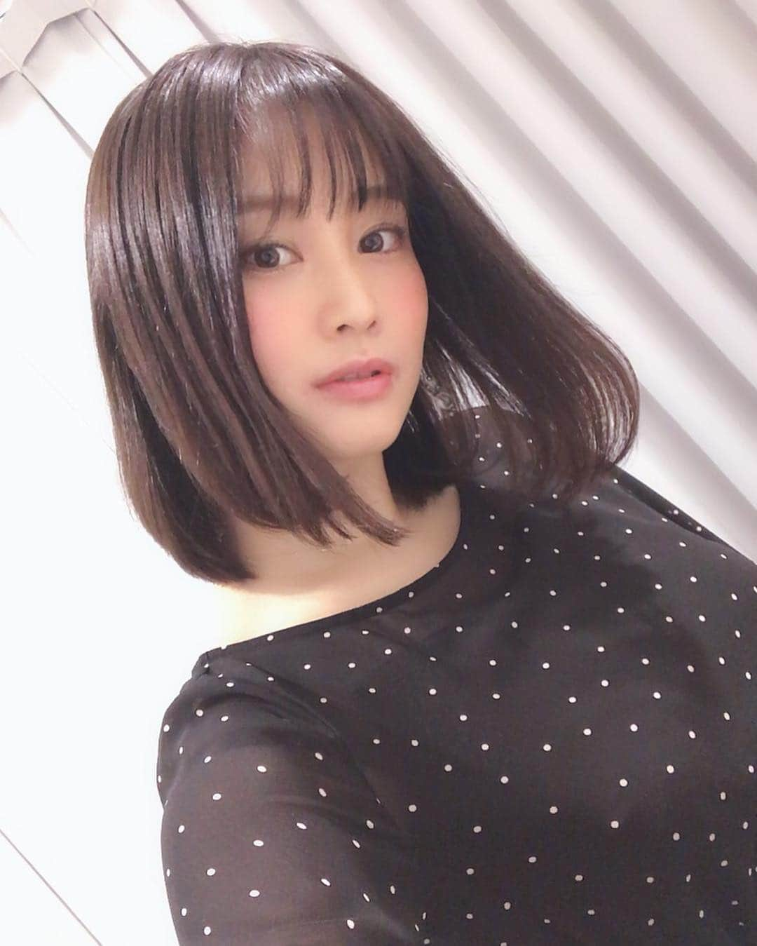 橘花凛さんのインスタグラム写真 - (橘花凛Instagram)「髪伸びたンゴね〜。そして傷んだンゴね〜。トリートメントいかないとう🥺」3月9日 10時47分 - rintakahashi0809