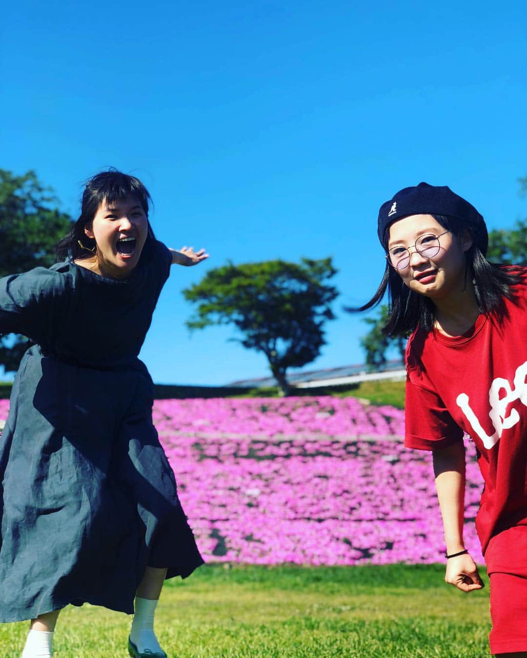 伊藤沙莉さんのインスタグラム写真 - (伊藤沙莉Instagram)「先週からこいたんが サイチャンに出てくれてんねん うれぴーたのぴーだいぴぴ🥰  だからとっておきの ジャンプ写真を載せます。  最後の一枚とか 重力のおかげで 顔が下に持ってかれてて 嘘みたいに悲惨だけど 仕方ないよ！載せる！  #小春だけまじ劇団四季」3月9日 11時34分 - itosairi