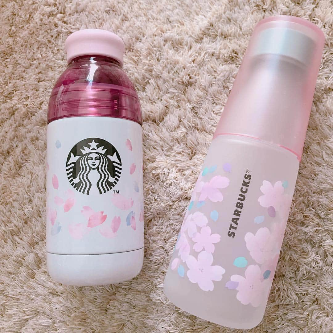 根岸愛のインスタグラム：「可愛くてついつい 出た瞬間に 買っちゃったんだっ🌸🍼 スタバの桜系可愛い🤤 #スタバ #タンブラー #桜 #starbuckscoffee #Starbucks #tumblers #cherryblossom」
