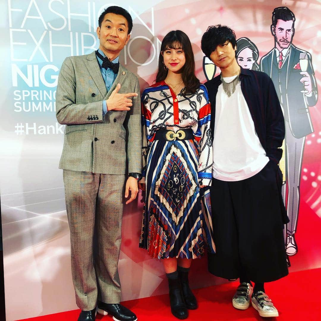 落合健太郎さんのインスタグラム写真 - (落合健太郎Instagram)「阪急メンズ館FASHION NIGHT OUT SPRING/SUMMER 2019  今回もMC担当させて頂きました。 久しぶりの #堂珍嘉邦 くんにも 会えたし、パフォーマンスを観たかった #xtrap のメンバーともお会いできて嬉しかった‼︎ そして、#バンブルビー とも写真を🤣 FIVEISMxTHREEのオフィシャルメイク アップアーティスト、HIROKIさんにも色々と教えて 頂きました😊 New Yorkの伝説的バーバーショップ、LUDLOW BLUNTのマイスタースタイリスト、 ラッセル・マンリー氏も来日。 #阪急メンズ館 #fashion #osaka  #fm802」3月9日 14時19分 - dj_ochiken1117