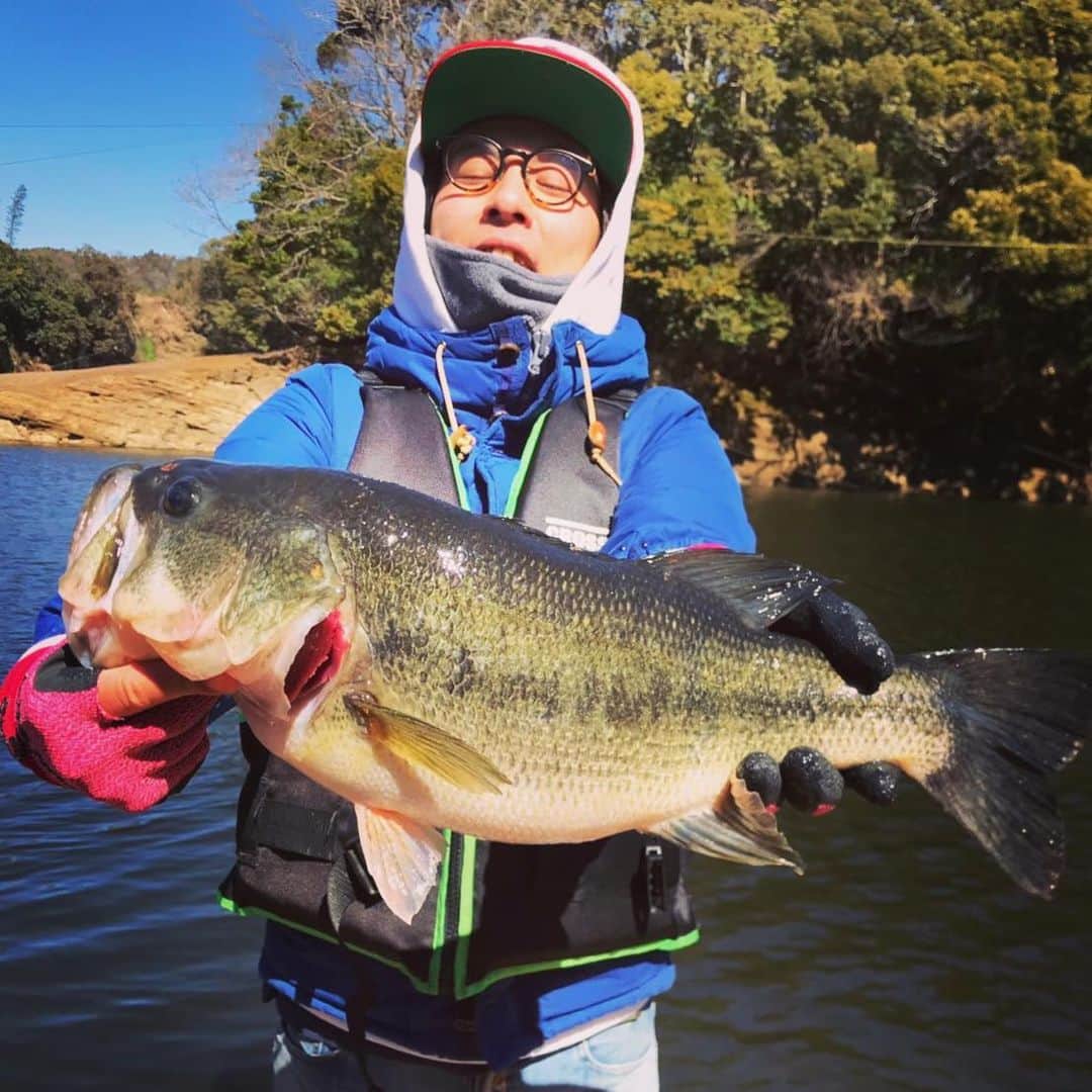 岸健之助のインスタグラム：「やりましたよ！！ #ブラックバス #釣り #BDM」