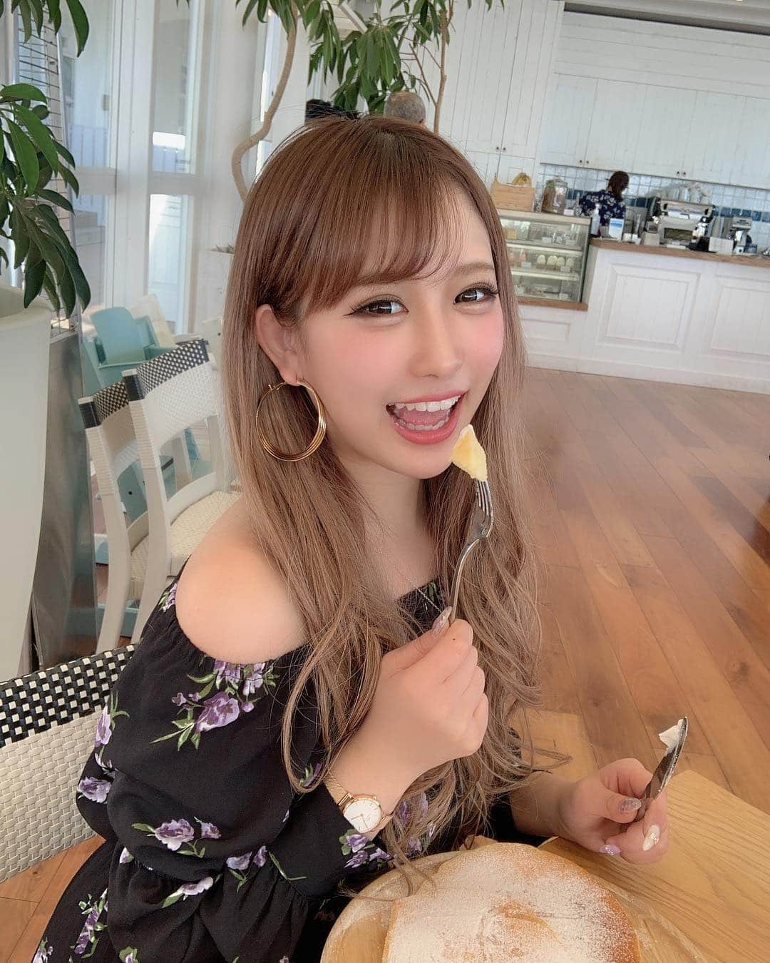 伊藤桃々さんのインスタグラム写真 - (伊藤桃々Instagram)「いつもは行かない所に行ってカフェ💞  毎日毎日充実して大好きな友達と遊んだり運動したりもちろんお仕事もしてます😶笑  幸せすぎるん💭  #カフェ #パンケーキ#逗子ランチ #逗子 #egg#eggモデル#伊藤桃々#happy」3月9日 15時48分 - __peachstagram__