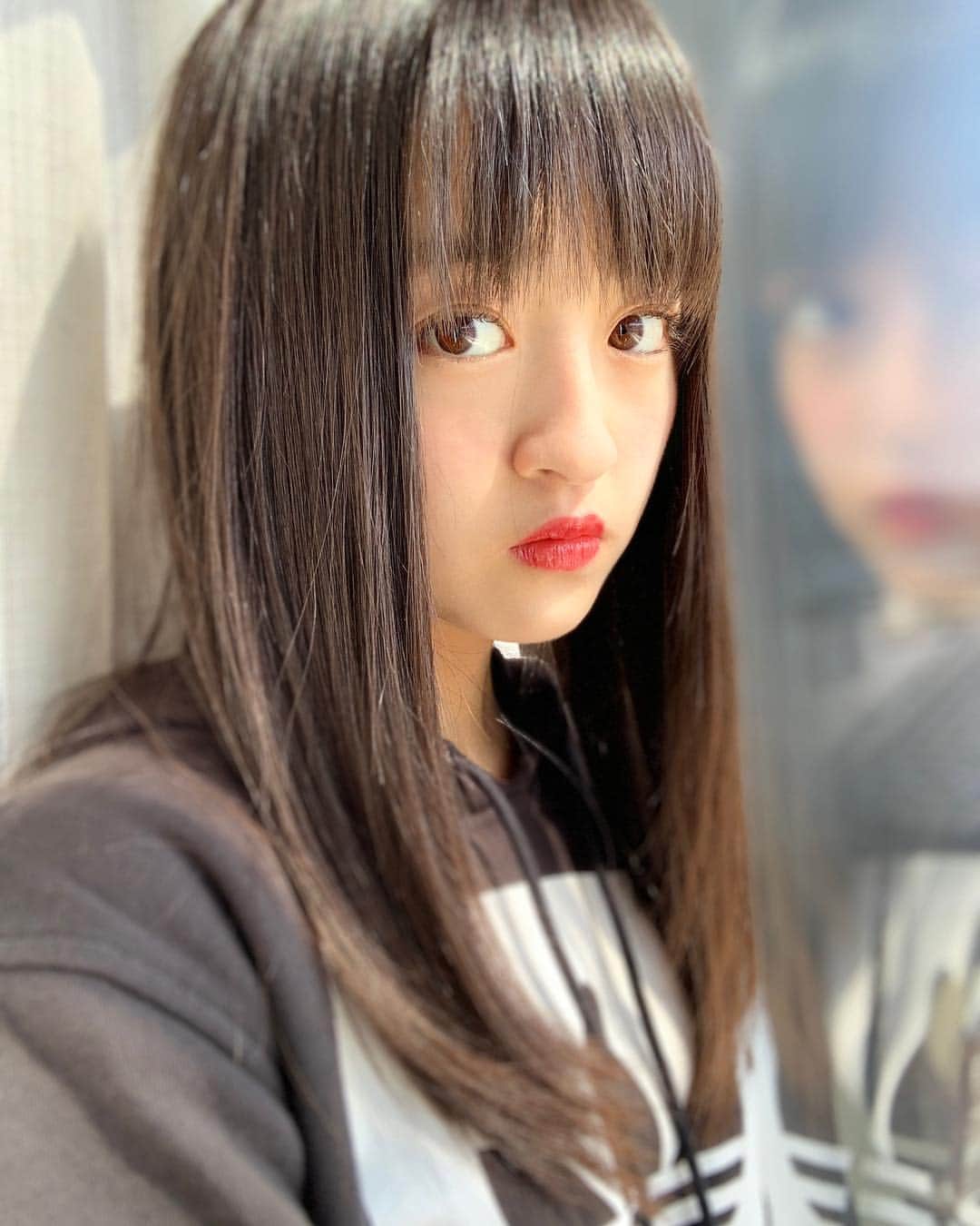 飯田珠璃のインスタグラム：「Sunny🔆 今日は太陽がさんさん？だったな︎︎︎︎︎☺︎ 美容院に行ってきました💇🏼 サラサラにしてもらいました︎︎︎︎︎☺︎♥ #美容院#ストレート#美容室」