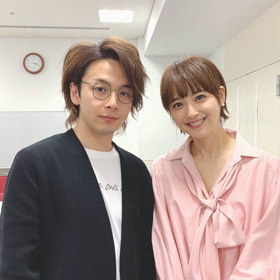 佐々木希さんのインスタグラム写真 - (佐々木希Instagram)「ご報告🌷 明日「おしゃれイズム」に出演します！ 約10年ぶり！ そして大好きな先輩、 中村倫也さんがサプライズで登場しまして… 本当にびっくりしました！😳✨ 忙しい中有難いです…！ 2枚目は… 載せていいと言っていただいたので…どうぞ🤭笑  是非見てください✨  #中村倫也 さん #おしゃれイズム」3月9日 19時26分 - nozomisasaki_official