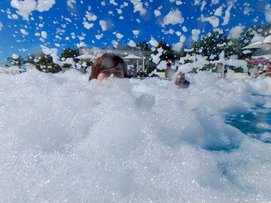 水野佐彩さんのインスタグラム写真 - (水野佐彩Instagram)「・ 🛁🛁🛁🛁🛁🛁🛁🛁🛁 ホテルで泡パーティーしてた🛁❤️ ぐちゃぐちゃになるまで遊んだよ😁💕 #もっと楽しいフィリピン #flytomorefun  #フィリピンファンセール #cebtravelsquadjapan  #ボラカイ島 #boracay #crimsonboracay #クリムゾン #クリムゾンリゾート @mottotanoshii.philippines @cebupacificair  @tpbphl」3月9日 19時23分 - saaya_mizuno