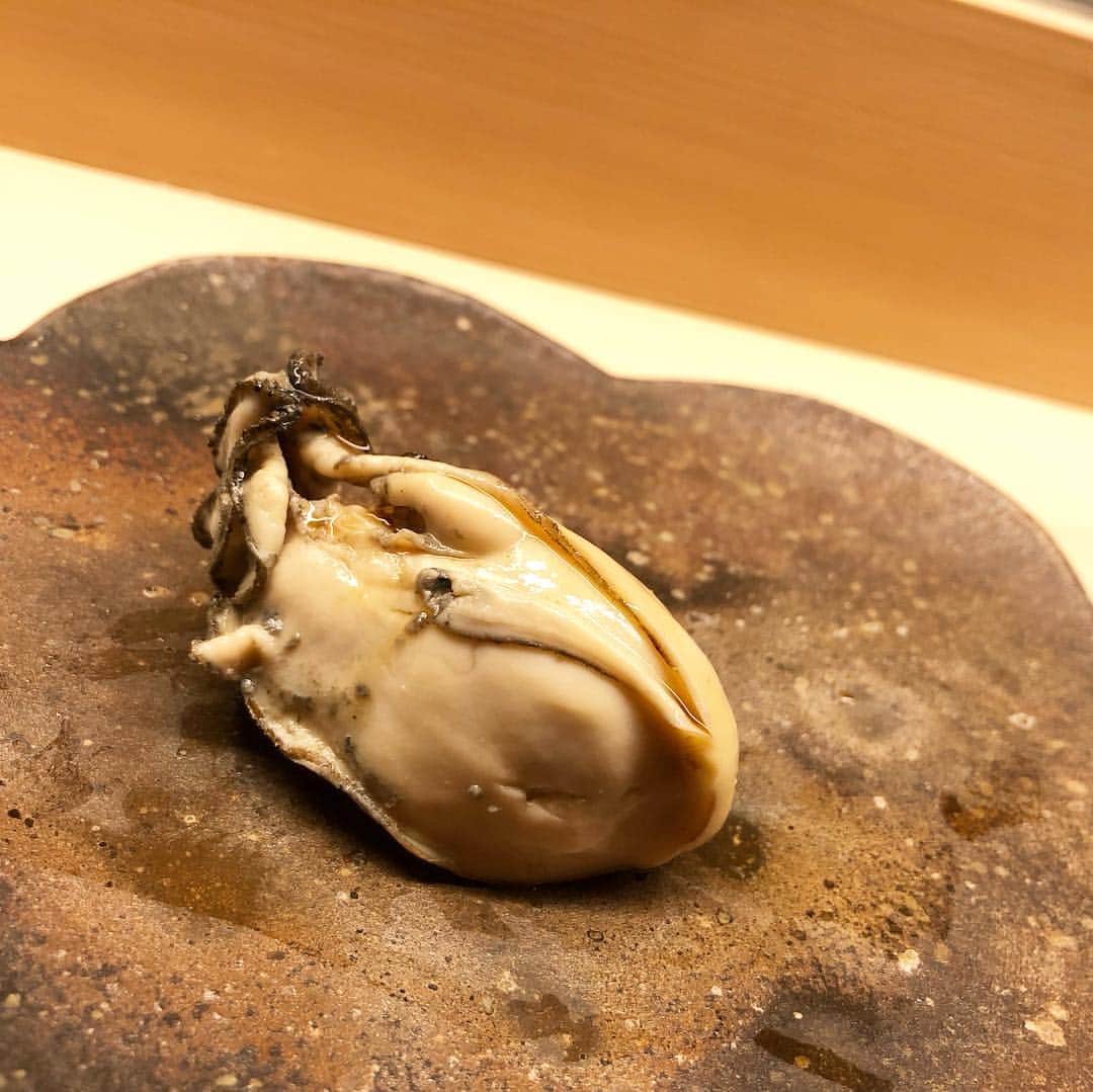 馬場典子さんのインスタグラム写真 - (馬場典子Instagram)「これなーんだ⁉︎ただの苺じゃなくて…なんと#苺大福 ‼️ #牡蠣のにぎり も#筍のすり流し も初めて。パリッと焼き上げた鰻はキャビアで市松模様」3月9日 21時08分 - baba_channel