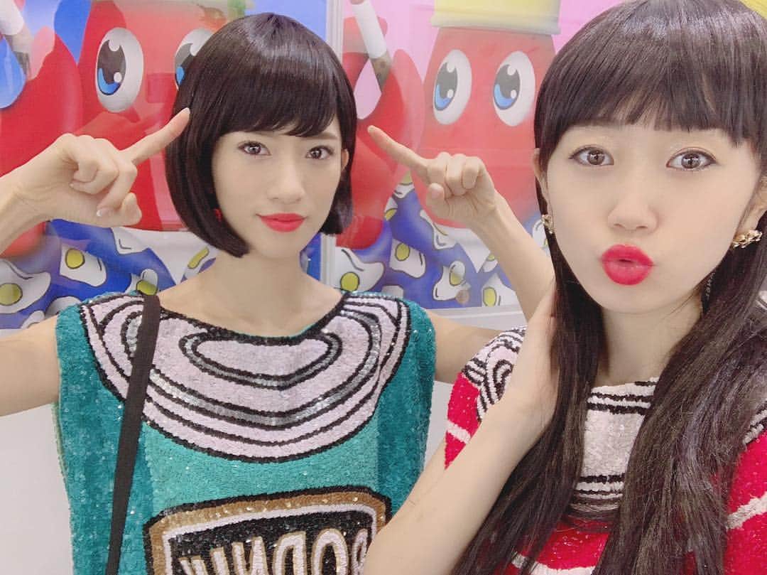 のインスタグラム：「. . YANAERI . #artfairtokyo2019  #国際フォーラム #shoプラス1 #えっかさん毎日髪型違うw」