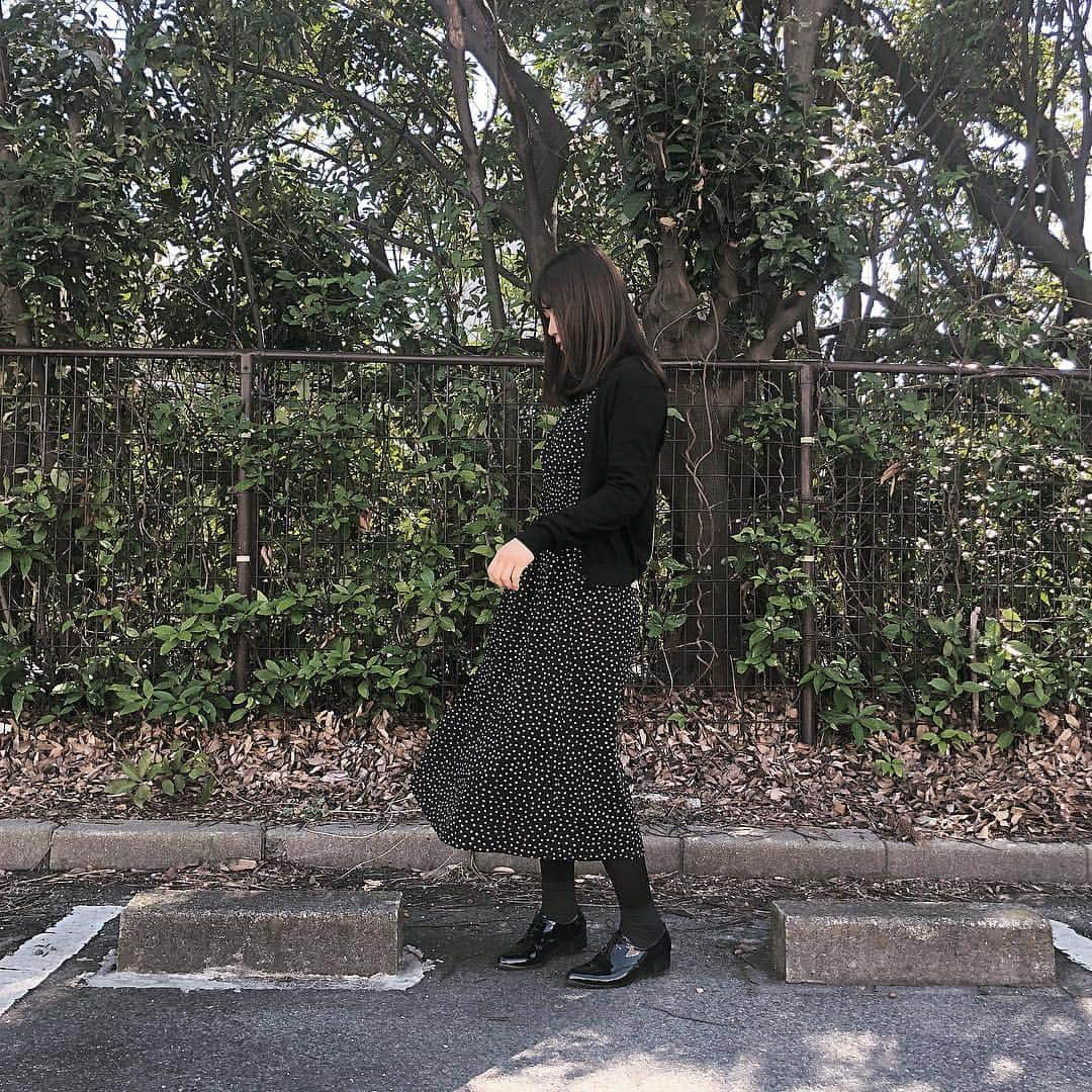 渋谷凪咲さんのインスタグラム写真 - (渋谷凪咲Instagram)「今日の #ナギッション 🍃 . . one-piece #snidel cardigan #uniqlo shoes #letalon . #ootd #握手会 #私服 #シンプルコーデ #最後は100点のジャンプ ♫」3月9日 21時21分 - nagisa_nikoniko