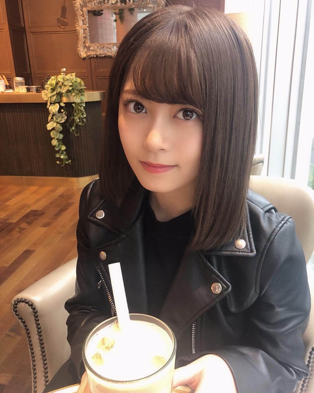 のインスタグラム：「エクステ外してボブ復活しました🥺 どっち派？🥺 * * #ボブ#ヘアスタイル」
