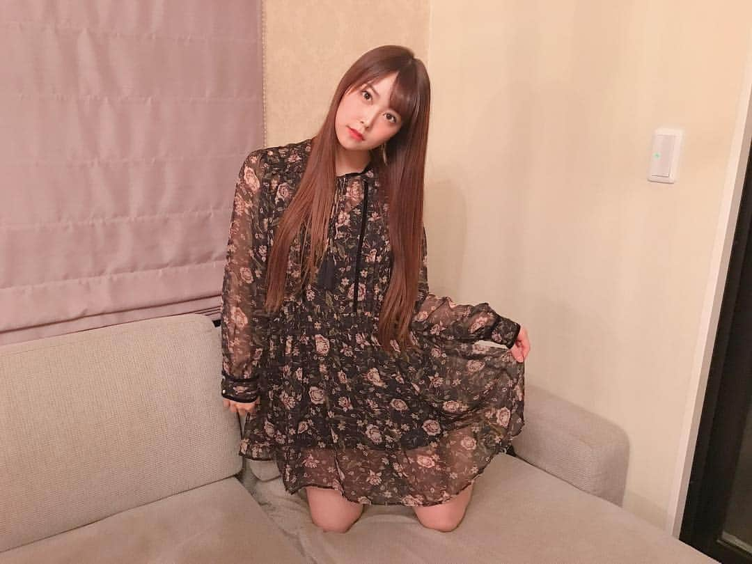 白間美瑠さんのインスタグラム写真 - (白間美瑠Instagram)「NMB個別握手会in大阪ありがとうございます😊 皆さんに沢山癒されました❤️ #私服るん #花びらスケるん  #握手会」3月9日 21時40分 - shiro36run