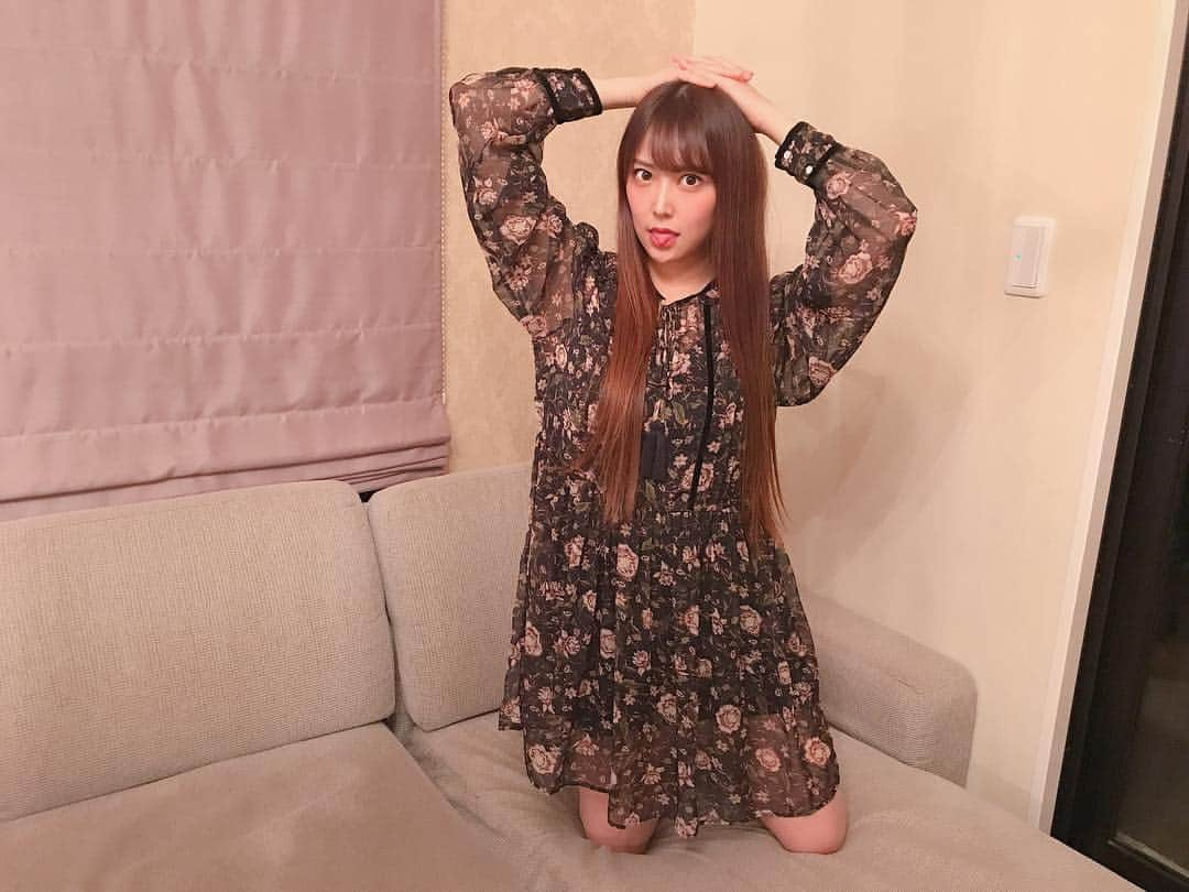 白間美瑠さんのインスタグラム写真 - (白間美瑠Instagram)「NMB個別握手会in大阪ありがとうございます😊 皆さんに沢山癒されました❤️ #私服るん #花びらスケるん  #握手会」3月9日 21時40分 - shiro36run