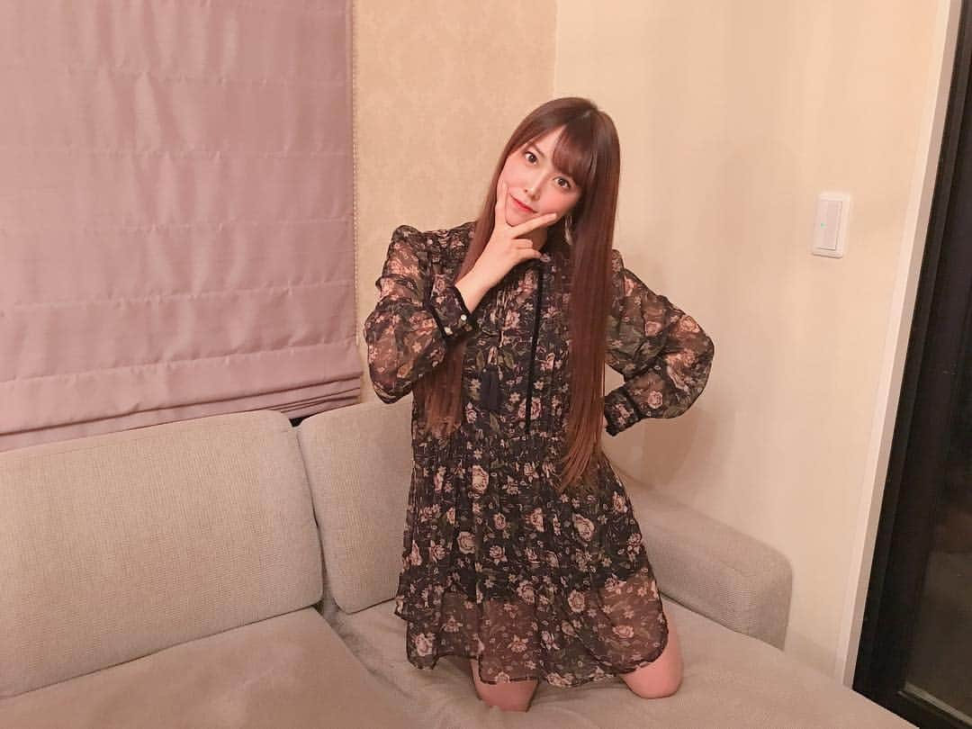 白間美瑠さんのインスタグラム写真 - (白間美瑠Instagram)「NMB個別握手会in大阪ありがとうございます😊 皆さんに沢山癒されました❤️ #私服るん #花びらスケるん  #握手会」3月9日 21時40分 - shiro36run