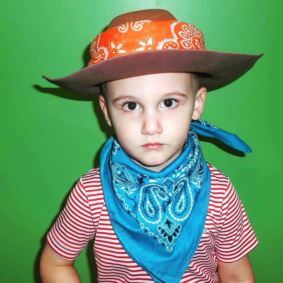 のインスタグラム：「the great nephew killing “texas day” at his pre-school.」