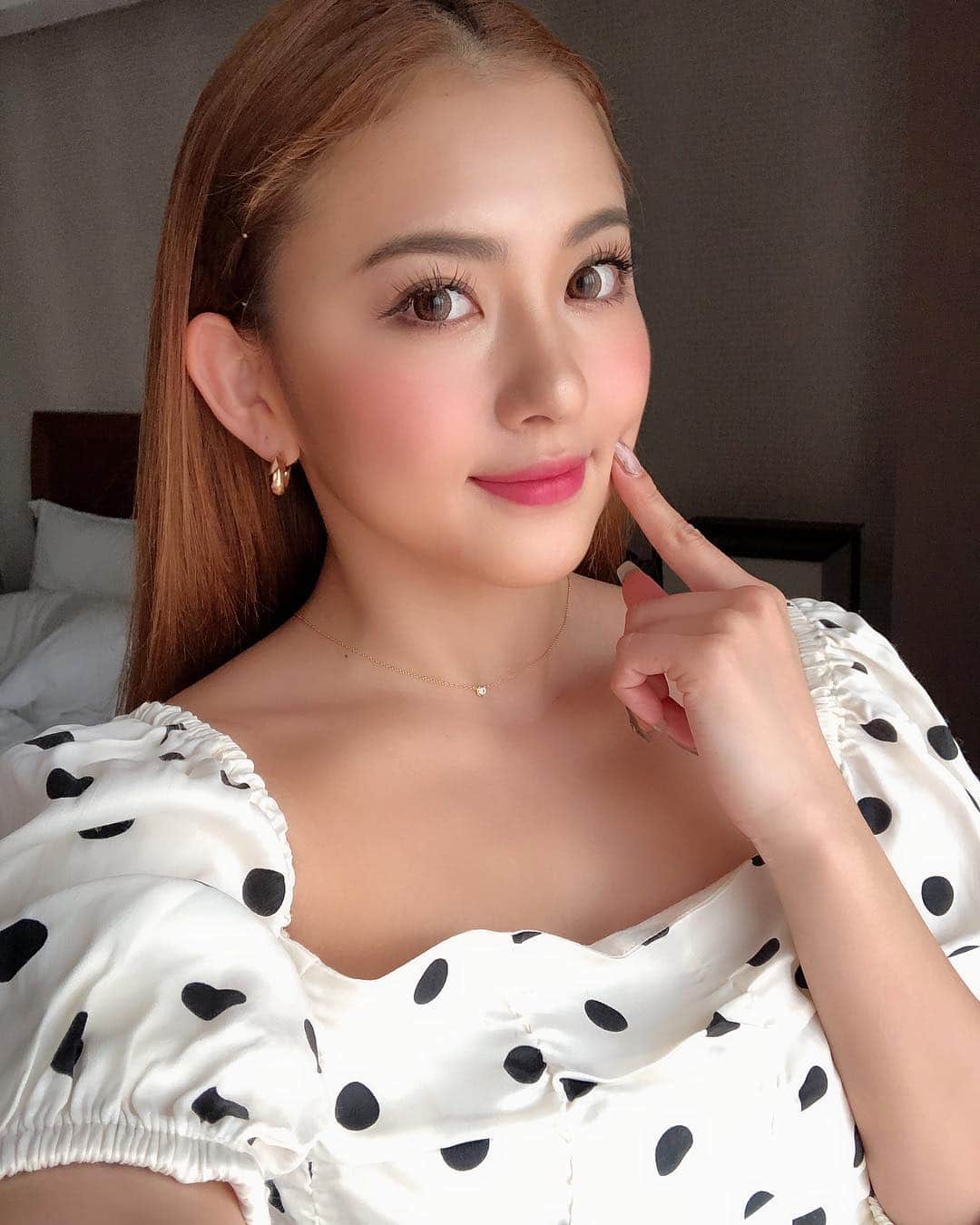 のインスタグラム：「🇰🇷おやすみ〜🤪💕🌼✨🌈 #selfie #me #Korea #Seoul #makeup #ootd #cjd_karen #gn #goodnight」