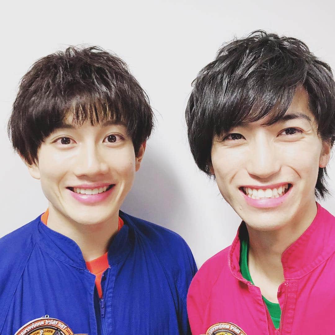 赤澤遼太郎さんのインスタグラム写真 - (赤澤遼太郎Instagram)「お・い・ち・ひ・ろ #赤澤遼太郎#奥谷知弘 #猫のひたいほどワイド #猫ひた#感謝祭#おいちひろ#途中の母音のいが多い#だから途中あんま変わらん#いんすたたろう」3月10日 1時06分 - akazawa_taro