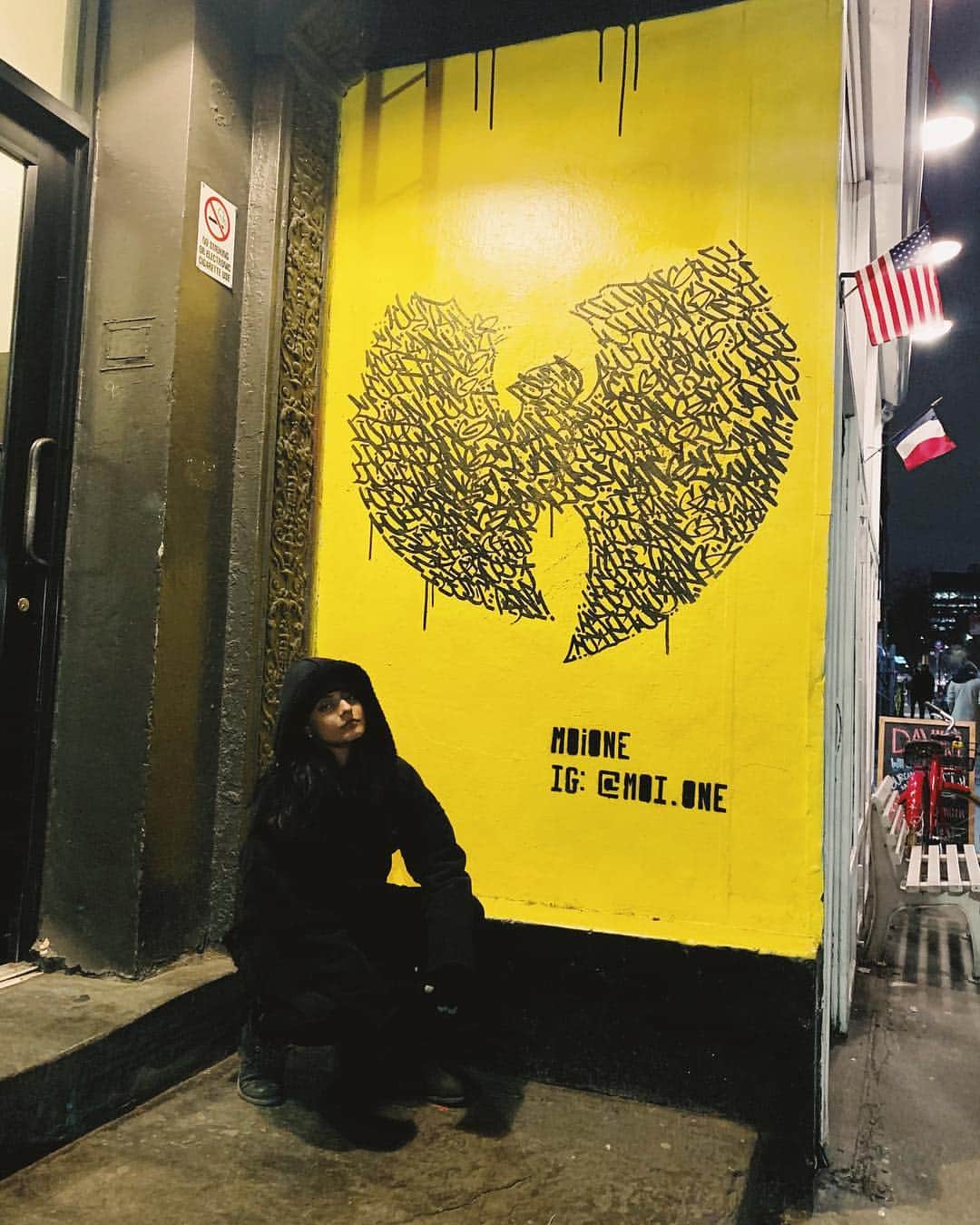 アシュレー・ジョンソンのインスタグラム：「This is my best friend and it’s her birthday. We’ve known each other since kindergarten and I feel pretty lucky she’s stayed friends with me for this long. We’ve been through so much together and she means the world to me. It’s hard living across the country from each other mainly because we can’t hang out and come up with our ridiculous plans. But it hasn’t made us any less close and I think that’s pretty special. We’re family.  I love you, @milapajamas and I’m so glad you’re in NY right now and I get to celebrate you today. You’re my best good friend.」