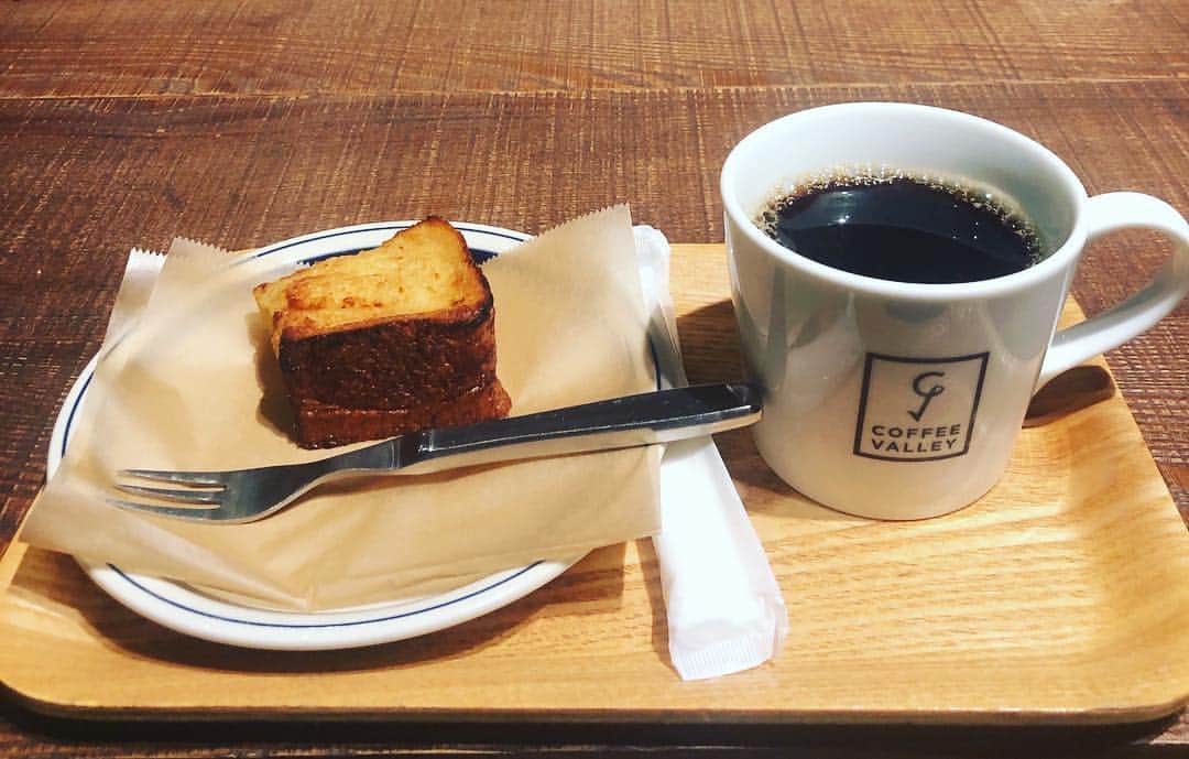 のインスタグラム：「いつぞやのカフェ #カフェ #池袋 #池袋GEKIPA近く #人気店 #今日はゲレロンステージ #12:20 #新宿バティオス #超久々 #取置きできますー！ #来てね #ヤーレンズ」
