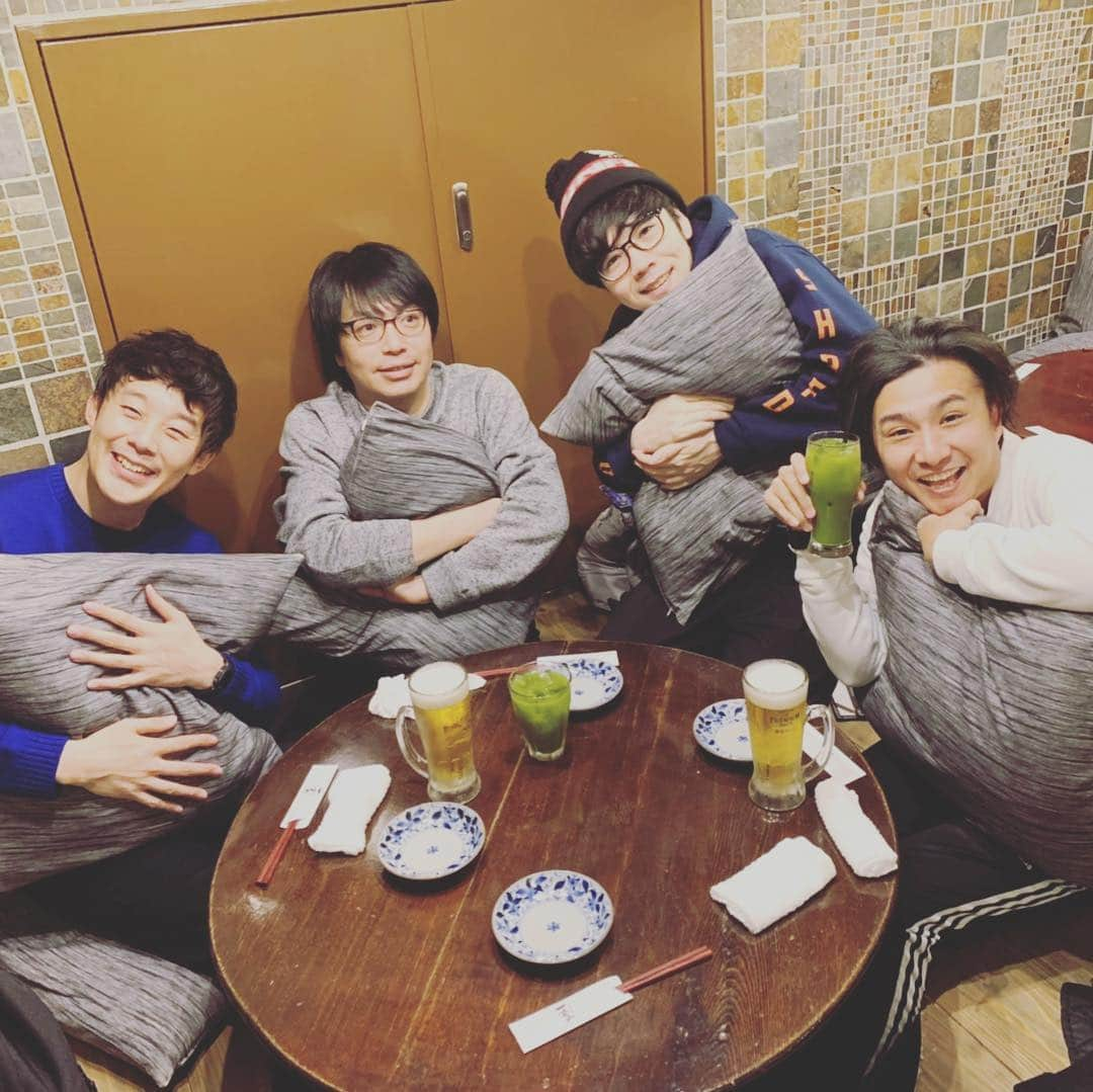 押見泰憲のインスタグラム：「3日前と昨夜の酒の席。みんな良い人。 1枚目#佐久間一行#御茶ノ水男子 2枚目#グランジ五明#ゴージャス村上#浅野千鶴 共通#犬の心押見」