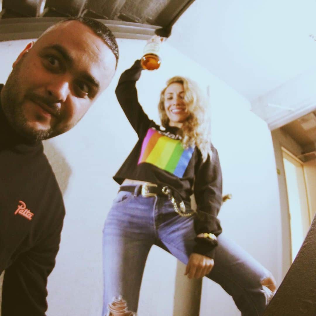 ターラのインスタグラム：「The other night with the homie @beatbutcha_soi we’re cookin up some 🔥🔥🥩👩‍🍳 👨‍🍳」