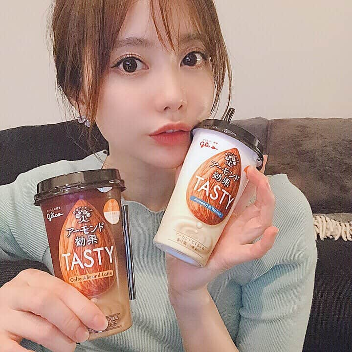 Aoiさんのインスタグラム写真 - (AoiInstagram)「休日の夜にホッと一息☕️ リニューアルしたアーモンド効果ＴＡＳＴＹ（オリジナル）を飲んでみました🐸 香ばしい香りと、やさしい甘さがとてもリラックスできます..♡ アーモンドミルクがとっても濃厚な味わいなので 仕事終わりや仕事中の休憩タイムにいただくのもおススメです🌸 また、１日分のビタミンE・たっぷりの食物繊維・カルシウムも摂れるので 美容にもいいのが嬉しいね💕  #Glico_PR #アーモンド効果TASTY #楽ヘルシー #アーモンド #ヘルシー #仕事休憩 #美容好き # ヘルシースイーツ #食物繊維 #コンビニカフェ」4月8日 15時06分 - aoioa