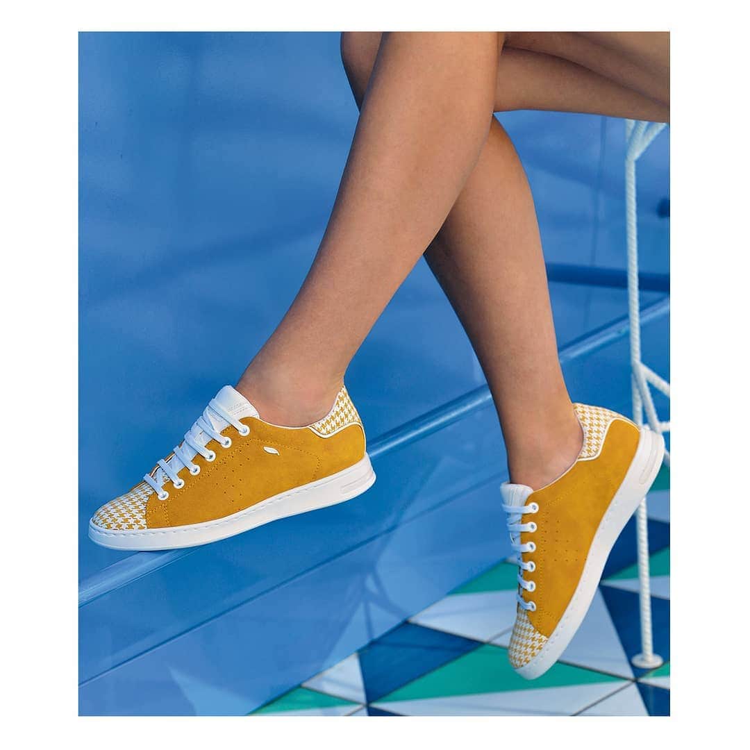のインスタグラム：「TWO-TONE PIED DE POULE: Breathe and #walk freely with our JAYSEN sneakers that will let you feel #stylish and at your ease, for a fresh summer look.  Thanks to @emilydenando for wearing our new sneakers!」