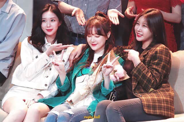 イユエリンのインスタグラム：「오름이👍 #러브스코어」