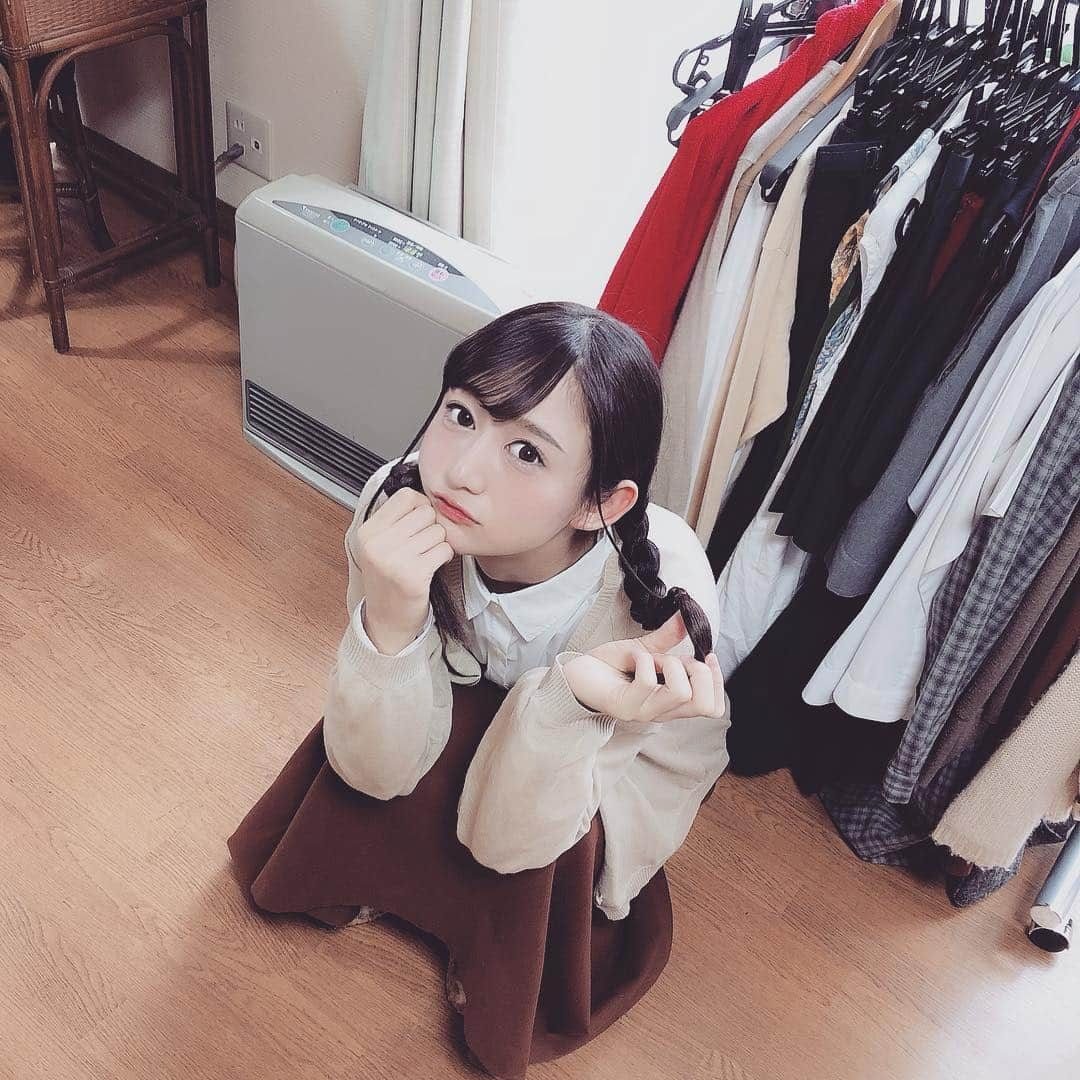 星奈あいさんのインスタグラム写真 - (星奈あいInstagram)「令和なのに昭和。  #撮影#星奈あい #昭和感#おさげ」4月8日 13時57分 - hoshina_r18