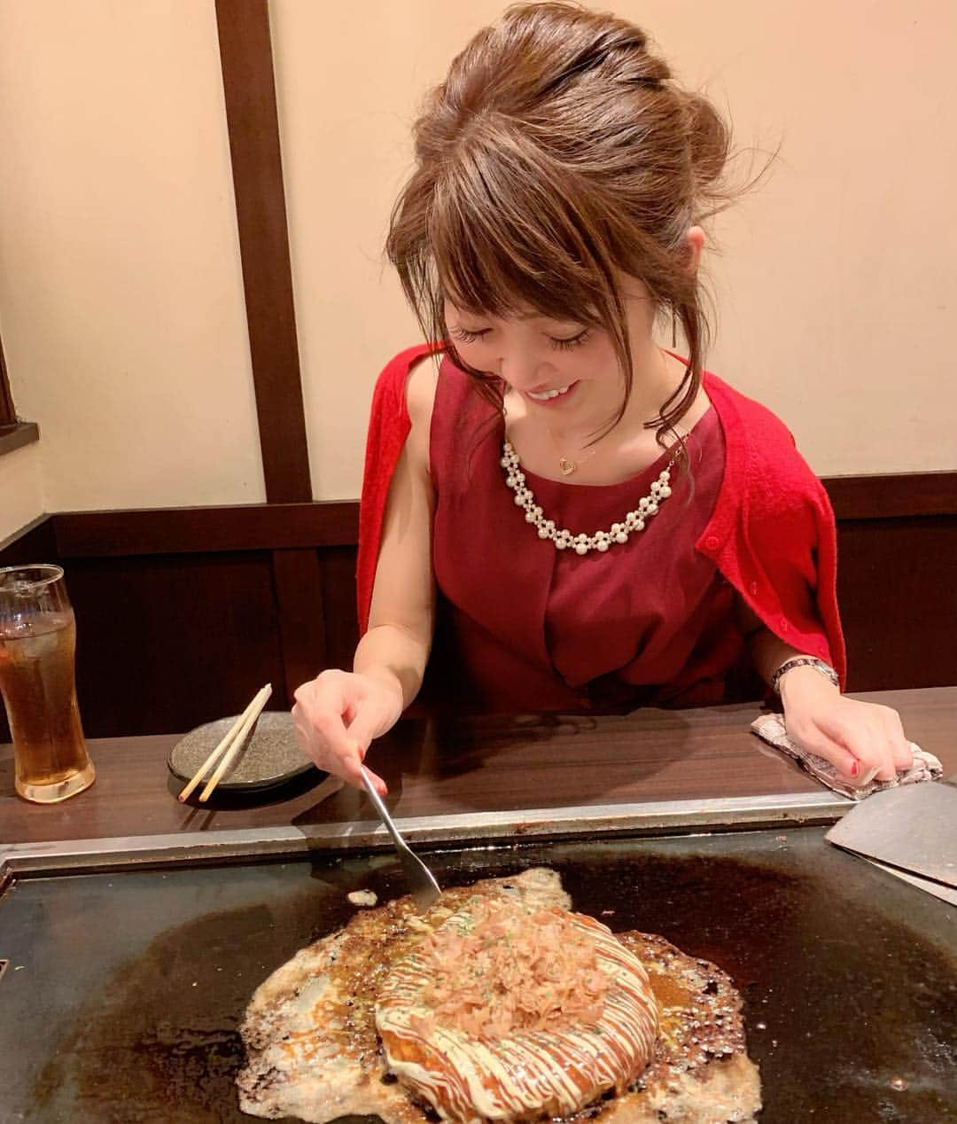 織田千穂さんのインスタグラム写真 - (織田千穂Instagram)「1か月ぶりのモンスト🍴❤️ ゲーム🎮の方じゃなく… もんじゃストリートの方ですw☝️🍽💕 * 今回は… 月島もんじゃもへじ本店に行って来ました🎶 いつも行列している大人気店です🧡 さすが大人気店‼️‼️ どれもこれも美味し過ぎて… 思わずテンション上がります( ﻿˶﻿ˆ꒳ˆ˵﻿ )💕 * 個人的に好みの 明太チーズ玉はもちろんの事💡 行ったら是非食べてみて欲しいのは… 🔸ネギトロ大葉挟み 🔸カジキまぐろガーリックステーキ (➡両方動画有💡) 本当に超絶品っ‼️‼️激ウマです❤️ * もんじゃストリート内に もへじさん3店舗、系列店1店舗と 沢山ありますが本店は一番奥にあります💜 詳しいレポは食べログに書くので 良かったら✅してみて下さいね💕 ✼••┈┈┈┈┈┈┈┈┈┈┈┈┈┈┈┈••✼ #もへじ月島本店 #もへじ #月島もんじゃもへじ本店 #もんじゃストリート #もんじゃ通り #月島もんじゃ #月島 #グルメ部 #foodpic #l4l #foodie #付きディナー #dinner #女子会 #japanesestyle #晩ごはん #月島グルメ #飯テロ #夜ごはん #ディナー #食べスタグラム #ootd #instafood #instafollow #フードスタグラム #japanesefood #foodstagram #肉スタグラ厶 #foodoftheday #グルメ好きな人と繋がりたい ✼••┈┈┈┈┈┈┈┈┈┈┈┈┈┈┈┈••✼」4月8日 14時21分 - chihoda