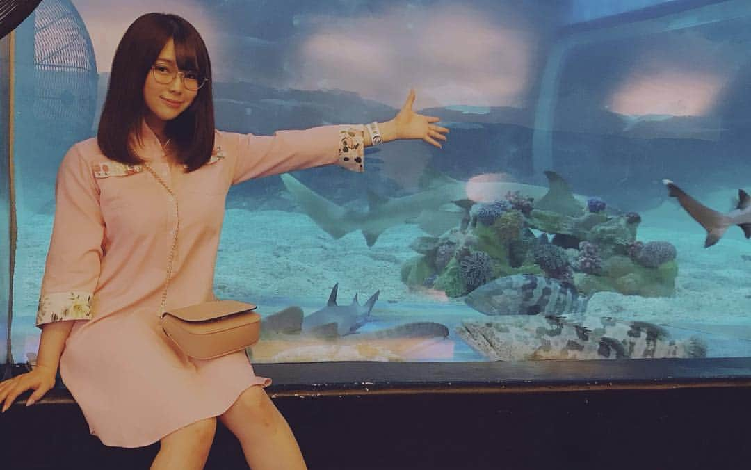 結城ちかさんのインスタグラム写真 - (結城ちかInstagram)「フィリピンの水族館連れてきてもらった〜🐠 動物園行ったら３ヶ月前に閉館したって言われた。笑 動物園とか水族館とか大好き人間だから嬉しい😆😆」4月8日 14時19分 - chika_yuuki