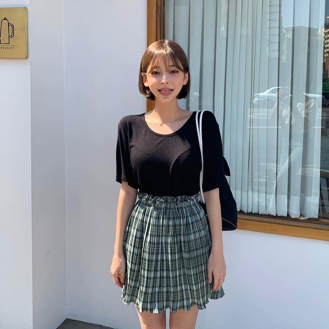Chuuさんのインスタグラム写真 - (ChuuInstagram)「Pick you favorite color? 1-2-3-4-5-6-7 ?」4月8日 14時38分 - chuu_official