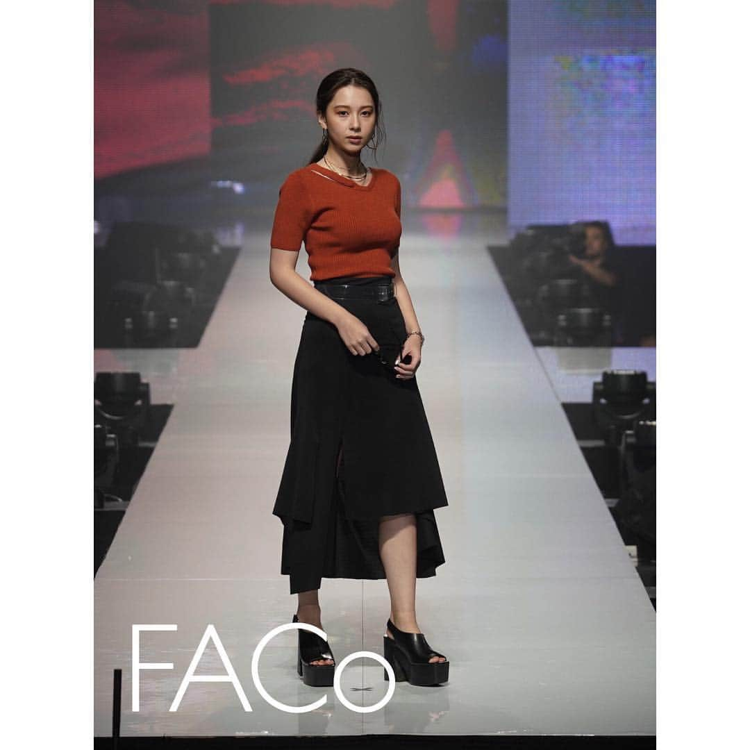 EMODAさんのインスタグラム写真 - (EMODAInstagram)「ㅤㅤㅤ 【FACo】 ㅤㅤㅤ FUKUOKA ASIA COLLECTION 2019 SPRING/SUMMER  #Reportㅤㅤㅤ ㅤㅤㅤ -MODEL- ・新川優愛ㅤㅤㅤ  ㅤㅤㅤ ・Niki @__niki22 ㅤㅤㅤ  ㅤㅤㅤㅤㅤㅤ #EMODA #FACo #新川優愛  #Niki」4月8日 14時43分 - emoda_official