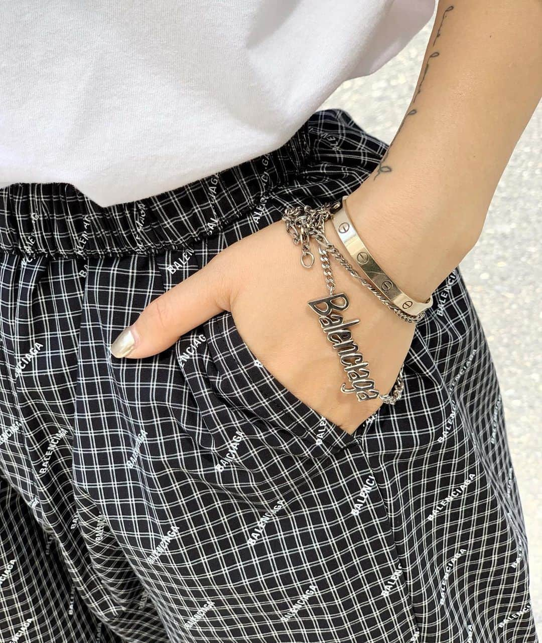 AYINさんのインスタグラム写真 - (AYINInstagram)「・ ・ ・ New arrival✔️ @balenciaga・ ・ ・ available at store✔️ ・ ・ #balenciaga #ayin #19ss #necklace」4月8日 14時53分 - ayin_japan