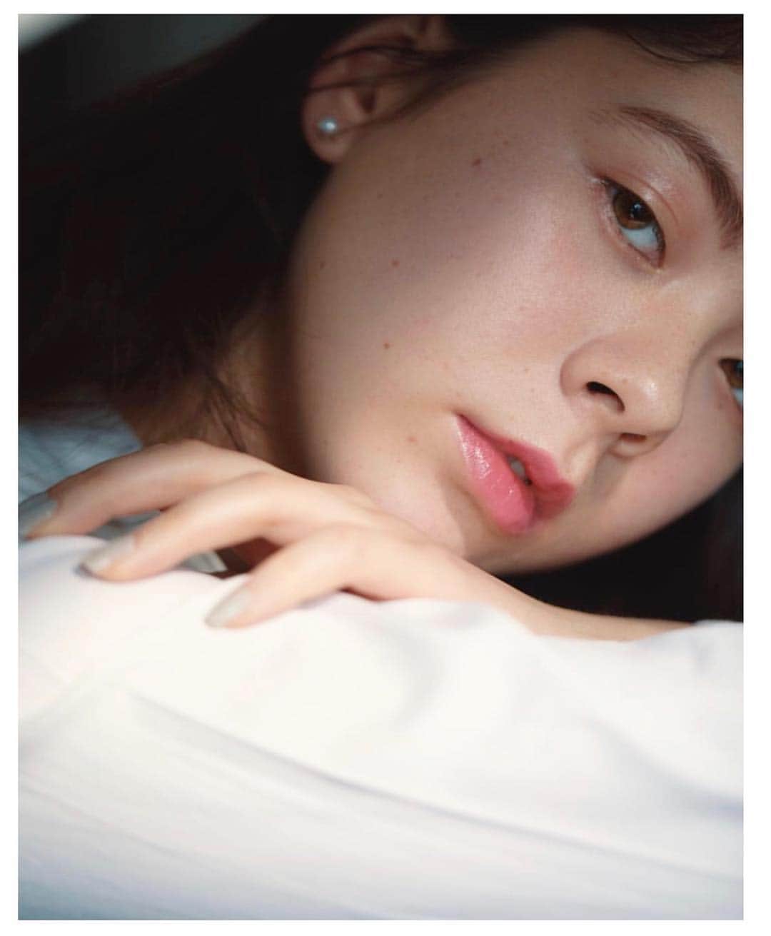 エモン・久瑠美のインスタグラム：「@fraumagazine #Frau 💄」