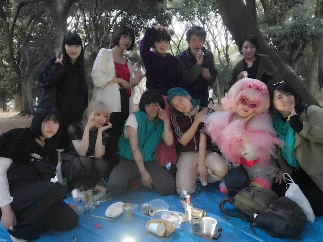 ジュン中山さんのインスタグラム写真 - (ジュン中山Instagram)「Last Hanami party in 2019 thanks 🦄🌈🙏✨💕@danisomura  I was wearing @steven_perfidia new wig for this and perfect with cherry blossoms 🌸 And happy to see #makotoaida #会田誠 先生✨🌸💗 #instagood #likeforme」4月8日 15時01分 - junnakayama