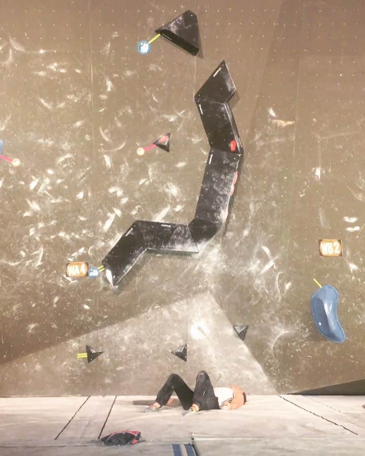 ユリア・クルーダーのインスタグラム：「My only top this weekend 😥 put way too much pressure on myself and I paid the price 😓 I need to clear my head a little and then back to trainings 🤩 #motivationishigh  @sloveniaclimbing @scarpaspa #scarpaspa #scarpa #drago #climbing #bouldering #ifscwc #Meiringen #slovenijapleza #girlswhoclimb #climbing_lovers #climbing_is_my_passion #climbing_worldwide #climbinggirl #climbing_pictures_of_instagram」