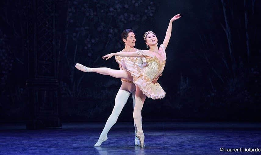 金原里奈のインスタグラム：「#Throwback to last christmas when I got to dance with the amazing @jeffreycirio 🌟 #nutcracker #sugarplumfairy #englishnationalballet #GMArtist #GaynorMinden 📸 by @balletandphotos」